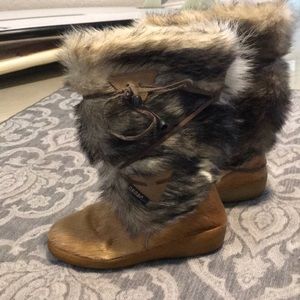Snow boots